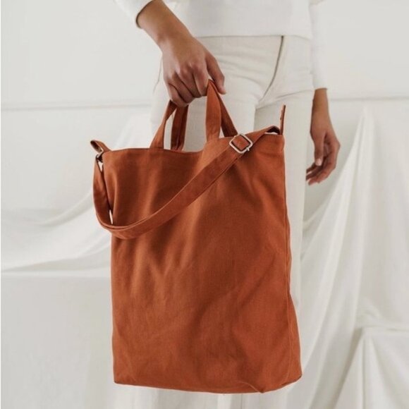 BAGGU Duck Bag in Umber - Picture 1 of 14